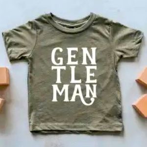 Green boys t-shirt. ‘Gentleman’